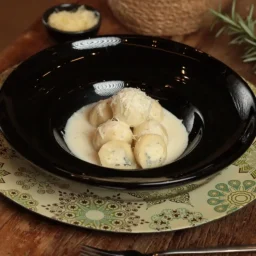 Nhoque de Batata Recheado com Gorgonzola Casa das Massas Elis