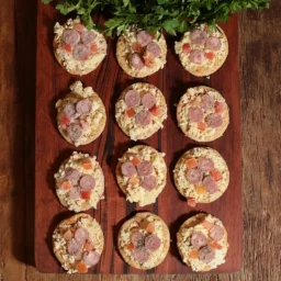 Mini Pizza de Calabresa Casa das Massas Elis