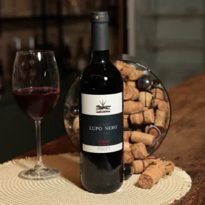 Vinho Lupo Nero Rosso Casa das Massas Elis